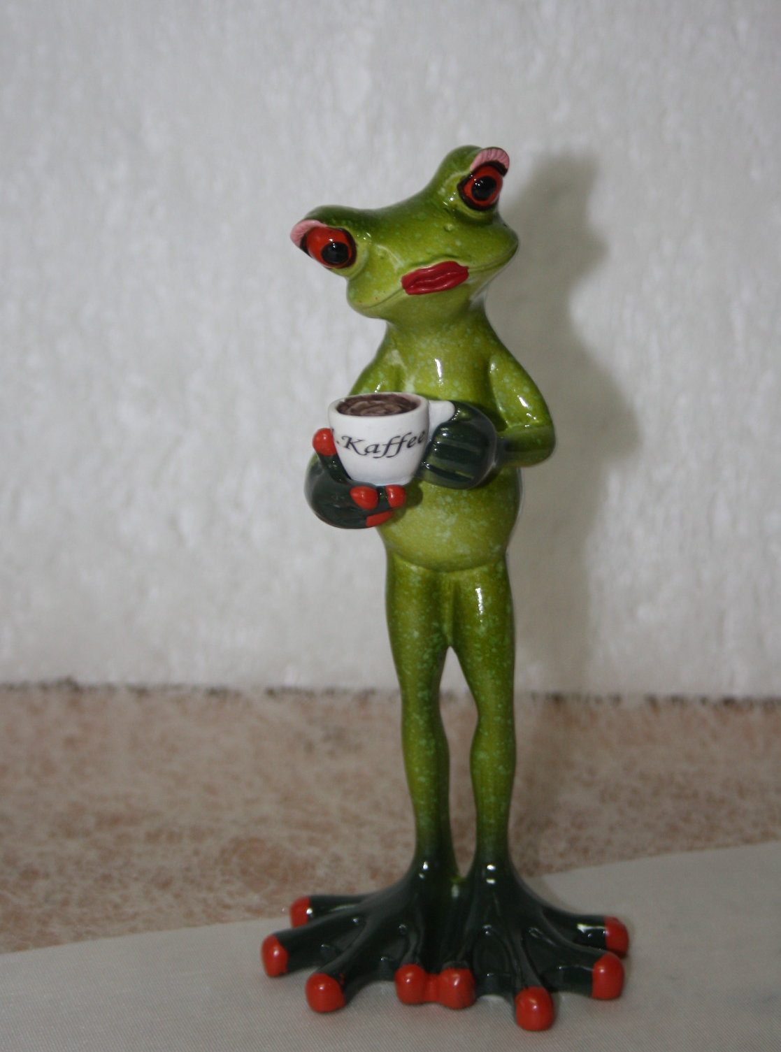 Rana 1. Café 2 lindas ranas con taza de café