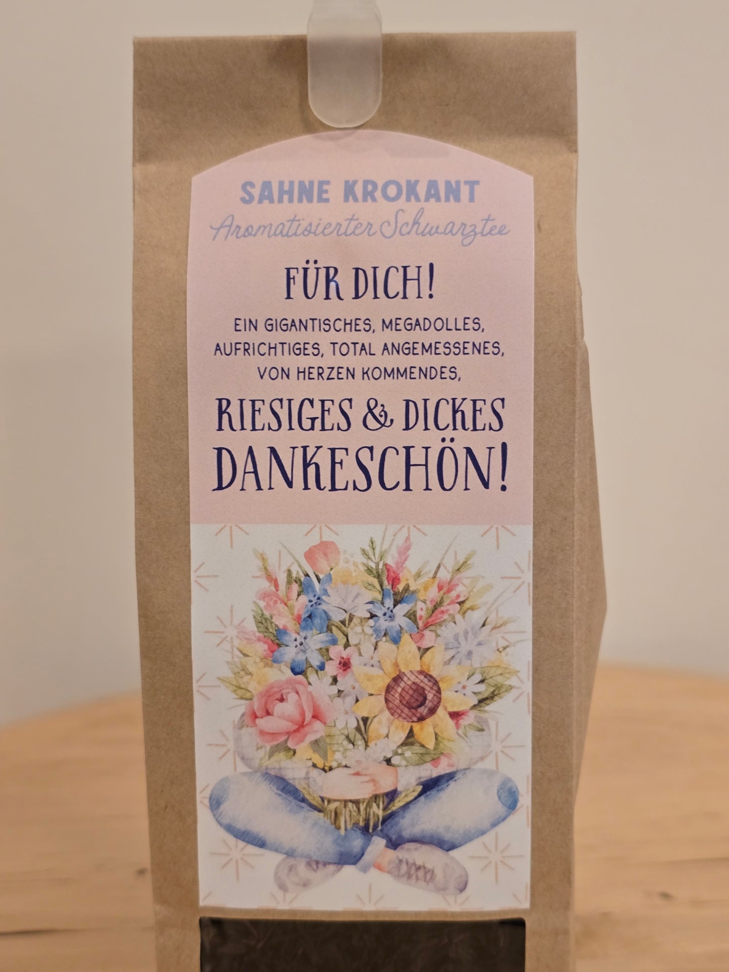 Schwarzer Tee Sahne Krokant Danke schön